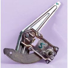 ALTO LXI REGULATOR ASSY REAR